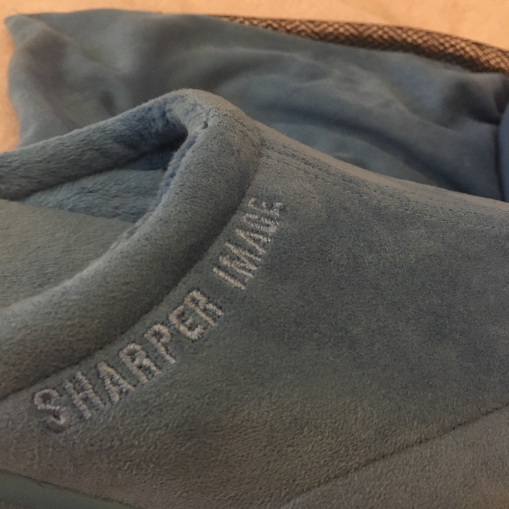 Sharper Image memory foam slippers. Size 8 - Picture 2 of 8